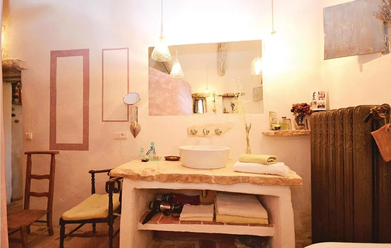 Cozy Home In Saignon With Kitchen France