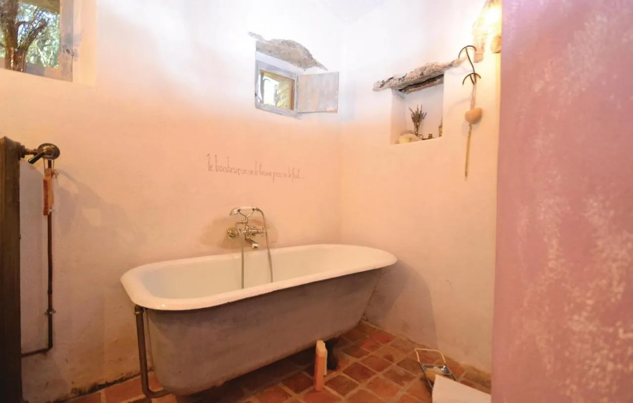 Cozy Home In Saignon With Kitchen 0*,  France